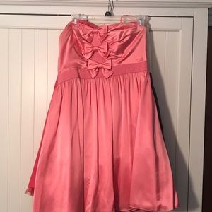 Color 3 bow strapless cocktail dress